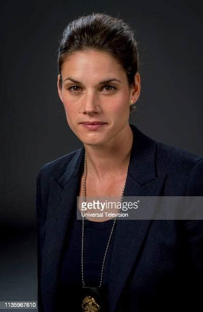 2.695 Missy Peregrym Fotos und hochauflösende Bilder